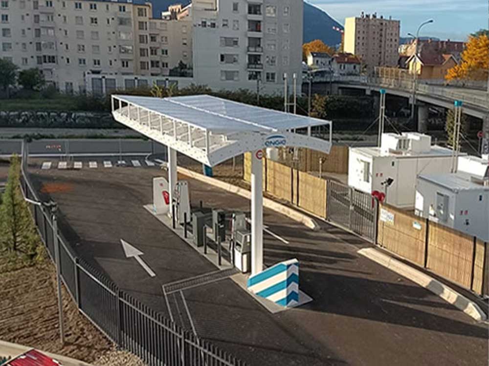 Installation d'un auvent pour la station Engie - Grenoble